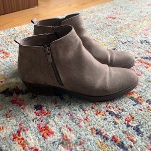 Light brown suede Booties 9.5M